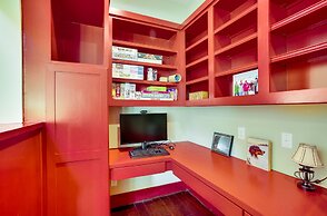 Home on Lake Livingston w/ Deck & 2 Fire Pits!