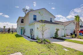 Sunny St Augustine Getaway w/ Patio & Pool Access