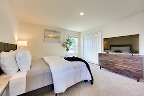 Sunny St Augustine Getaway w/ Patio & Pool Access