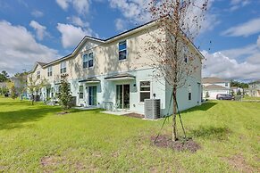 Sunny St Augustine Getaway w/ Patio & Pool Access