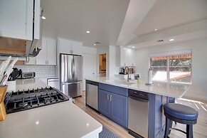 Boat Dock + Waterfront Patio: Grove Hideaway!