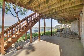 Boat Dock + Waterfront Patio: Grove Hideaway!