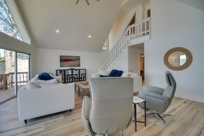 Boat Dock + Waterfront Patio: Grove Hideaway!