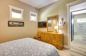 Lakefront Onalaska Home w/ Screened-in Porch!