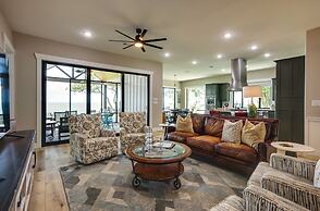 Lakefront Onalaska Home w/ Screened-in Porch!