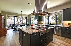 Lakefront Onalaska Home w/ Screened-in Porch!