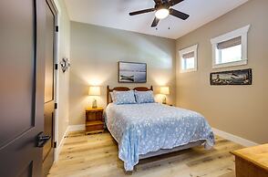 Lakefront Onalaska Home w/ Screened-in Porch!