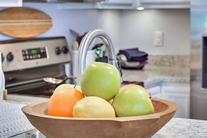 'cloud 9 on the Gulf', 1 Mi to Beach: Pet Friendly