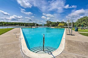 Poconos Retreat w/ Game Room, Lake & Pool Access!