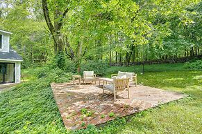 Modern Sharon Farmhouse: Spacious, Patio, Views