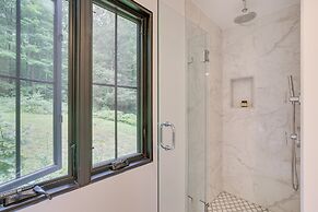 Modern Sharon Farmhouse: Spacious, Patio, Views