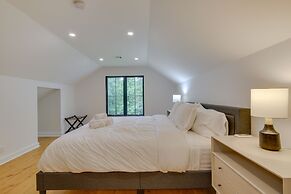 Modern Sharon Farmhouse: Spacious, Patio, Views