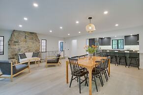 Modern Sharon Farmhouse: Spacious, Patio, Views