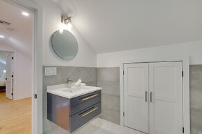 Modern Sharon Farmhouse: Spacious, Patio, Views