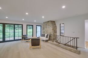 Modern Sharon Farmhouse: Spacious, Patio, Views