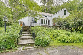 Modern Sharon Farmhouse: Spacious, Patio, Views