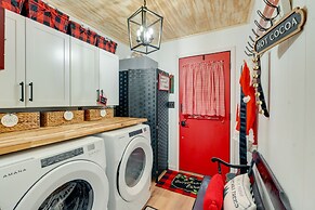 1 Mi to Gouldsboro State Park: Cabin w/ Deck!