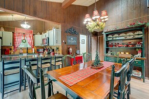 1 Mi to Gouldsboro State Park: Cabin w/ Deck!