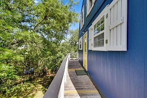 Charming Bay St Louis Home: Deck, on Canal!