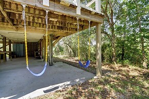Charming Bay St Louis Home: Deck, on Canal!