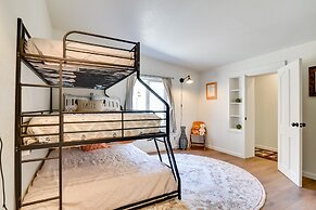 Washington Retreat: Fire Pit, Hot Tub & Ping Pong!