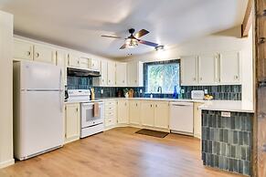 Washington Retreat: Fire Pit, Hot Tub & Ping Pong!