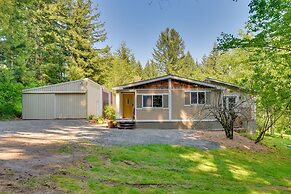 Washington Retreat: Fire Pit, Hot Tub & Ping Pong!