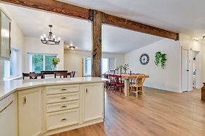 Washington Retreat: Fire Pit, Hot Tub & Ping Pong!