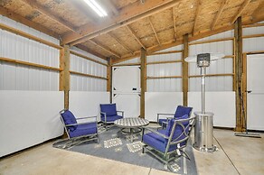 Washington Retreat: Fire Pit, Hot Tub & Ping Pong!