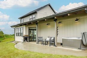 Hot Tub & Deck at Red Lodge Retreat