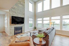 Hot Tub & Deck at Red Lodge Retreat