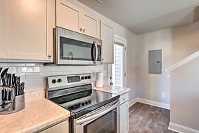 Greer Getaway w/ Smart TV ~ 1 Mi to Dtwn!