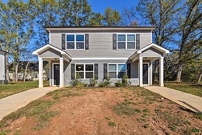 Greer Getaway w/ Smart TV ~ 1 Mi to Dtwn!