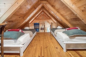 Fire Pit & Bbq: Lake Lure Cabin w/ Outdoor Oasis!