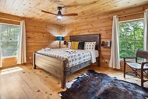 Fire Pit & Bbq: Lake Lure Cabin w/ Outdoor Oasis!