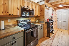 Fire Pit & Bbq: Lake Lure Cabin w/ Outdoor Oasis!