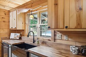 Fire Pit & Bbq: Lake Lure Cabin w/ Outdoor Oasis!