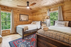 Fire Pit & Bbq: Lake Lure Cabin w/ Outdoor Oasis!