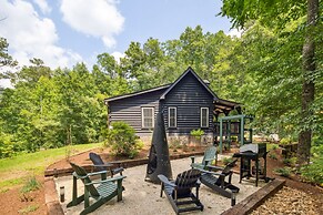 Fire Pit & Bbq: Lake Lure Cabin w/ Outdoor Oasis!