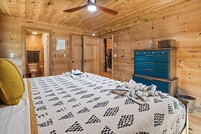 Fire Pit & Bbq: Lake Lure Cabin w/ Outdoor Oasis!