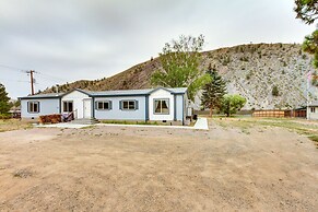 Riverfront Helena Retreat w/ Small Dock + Kayaks!