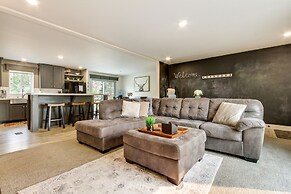 Riverfront Helena Retreat w/ Small Dock + Kayaks!