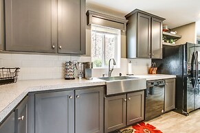 Riverfront Helena Retreat w/ Small Dock + Kayaks!