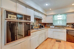 Lawton Home w/ Deck, Near Casinos + Museums!