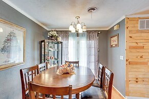 Lawton Home w/ Deck, Near Casinos + Museums!