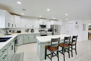 Lakefront Hot Springs Condo w/ Private Boat Slip!