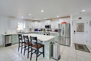 Lake Access: Pet-friendly Duplex in Hot Springs!