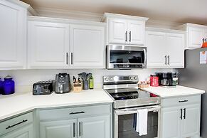 Lake Access: Pet-friendly Duplex in Hot Springs!