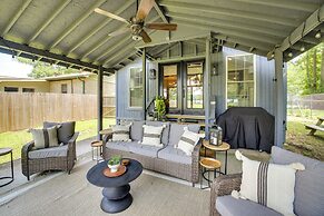 Lakefront Oasis w/ Patio in Hot Springs, Arkansas!