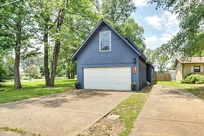 Lakefront Oasis w/ Patio in Hot Springs, Arkansas!